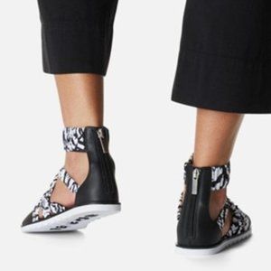 Sorel Ella II Ankle Strap Sandals Leather Flats White & Black Print Size 7.5 NEW